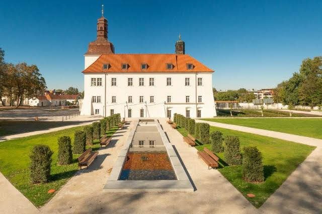 V Dolních Břežanech u Prahy se na podzim otevřel čtyřhvězdičkový hotel Chateau Clara Futura