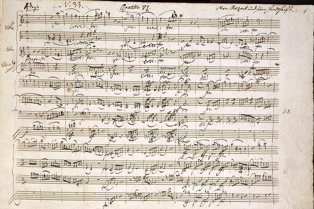 Mozartova partitura, ilustrační foto