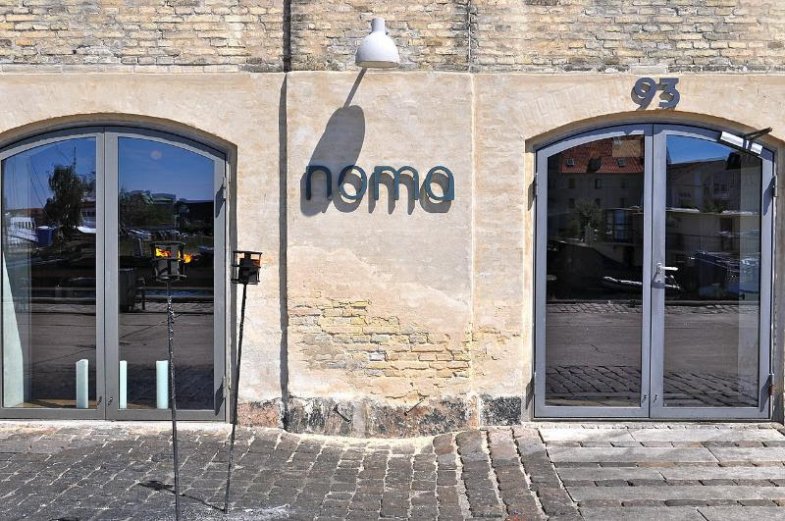 Noma Exterior - 4831165333.jpg Studio Sarah Lou, CC BY 2.0