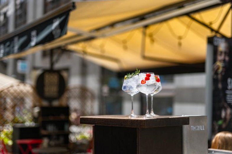 Bar, který neexistuje nabízí drinky navržené AI