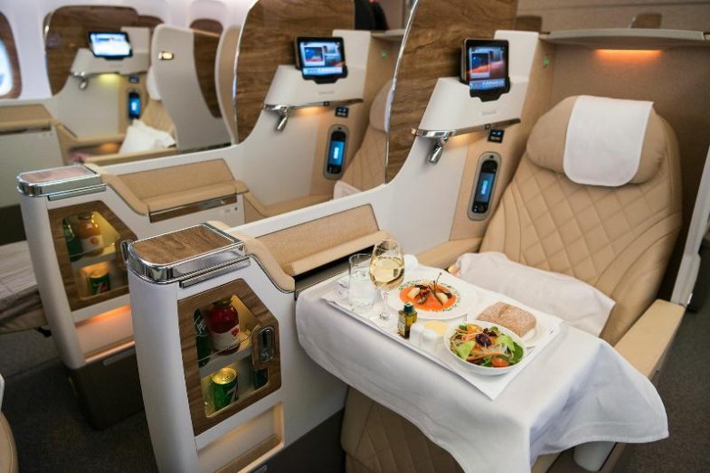 Business Class v Boeingu 777-300 Emirates, foto Emirates