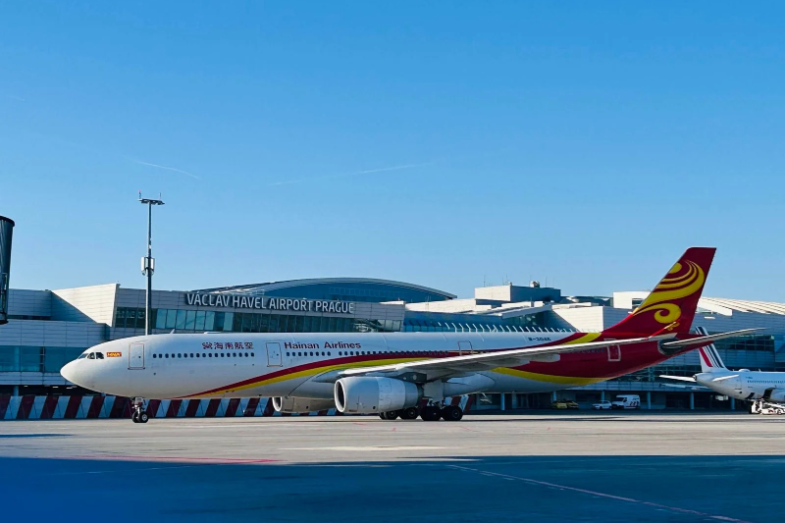 Od 24. června 2024 má Praha opět přímé letecké spojení s pevninskou Čínou, foto facebook Hainan Airlines Global