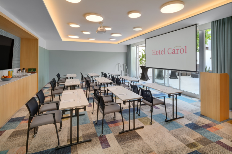 Hotel Carol vytvořil originální, nejen konferenční prostory v prostorách původního bazénu, foto Hotel Carol