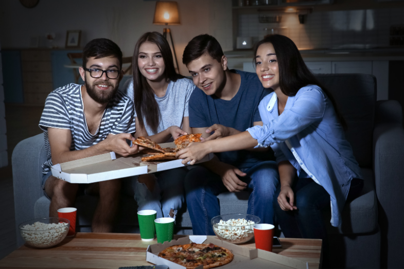 často volbou občerstvení pro neformální setkání s přáteli nebo při sledování filmu a sportovních událostí, foto Canva 